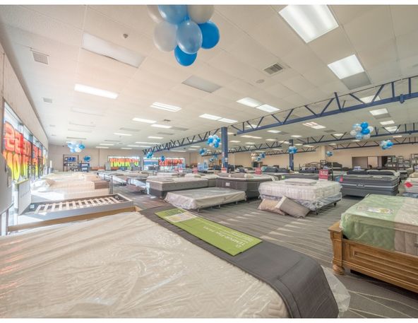 Prime Ventura Retail : 4051 E. Main Street, Ventura, CA 93003